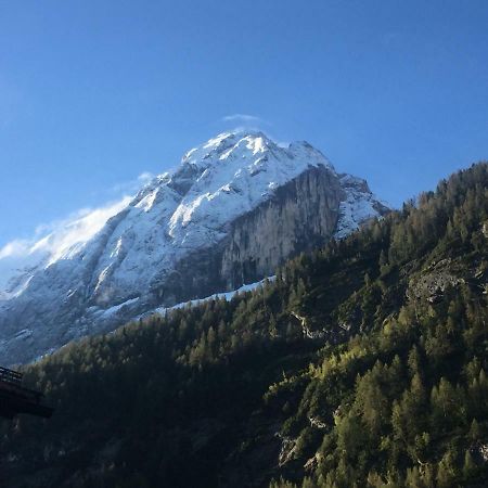 Ai Piedi Della Marmolada Apartamento Canazei Exterior foto